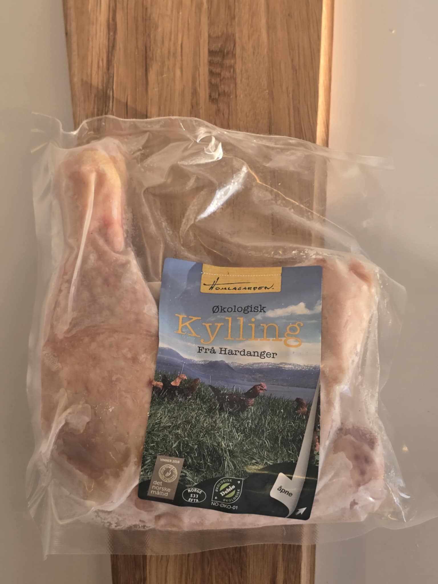 Økologisk kyllinglår frå Homlagarden